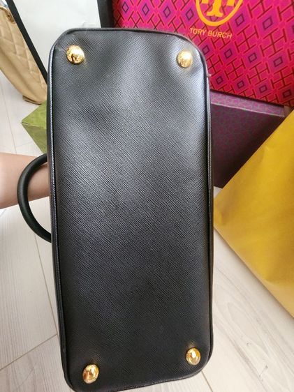 Prada ของแท้และเป็นรุ่นยอดนิยม การมีการ์ดครบมีตำหนิที่สาย รูปที่ 7