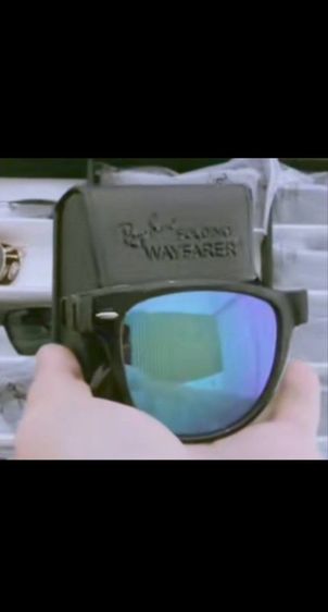 แว่น Ray Ban Wayfater Folding พับได้ รุ่นRB4105 ขนาด 54/18 สีเลนส์เป็นเลนส์ปรอทฟ้า สภาพใหม่ไร้ตำหนิ