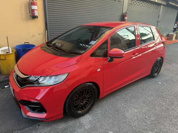 รถ Honda Jazz 1.5 S i-VTEC สี แดง