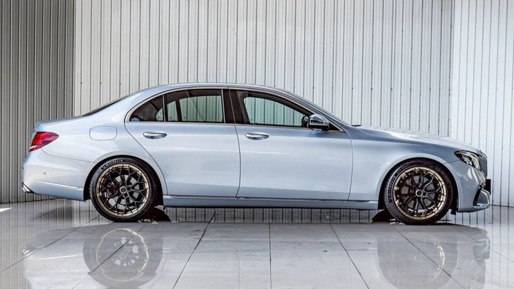Mercedes-Benz E-Class 2016 E220d Sedan ดีเซล ไม่ติดแก๊ส เกียร์อัตโนมัติ เทา รูปที่ 3