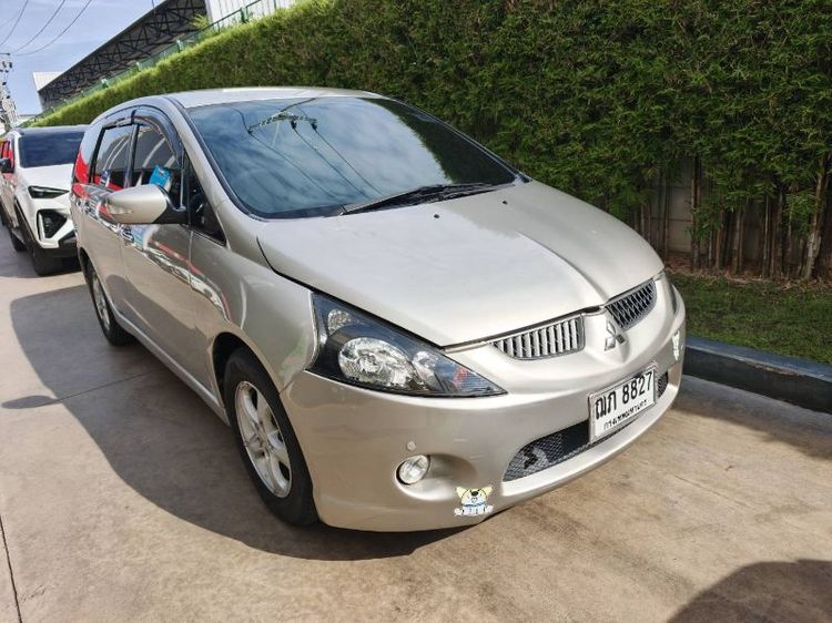 Mitsubishi Space Wagon 2004 2.4 GLS Utility-car เบนซิน ไม่ติดแก๊ส เกียร์อัตโนมัติ เทา รูปที่ 3