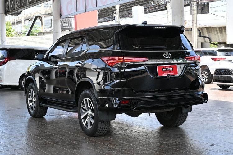Toyota Fortuner 2017 2.4 V Utility-car ดีเซล ไม่ติดแก๊ส เกียร์อัตโนมัติ ดำ รูปที่ 4