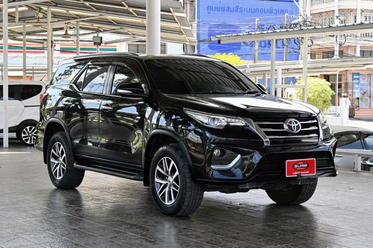 Toyota Fortuner 2017 2.4 V Utility-car ดีเซล ไม่ติดแก๊ส เกียร์อัตโนมัติ ดำ รูปที่ 3