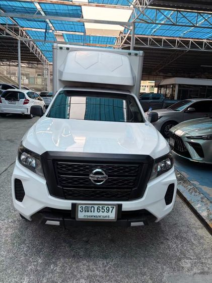 Nissan Navara 2022 2.5 S Van ดีเซล ไม่ติดแก๊ส เกียร์ธรรมดา ขาว