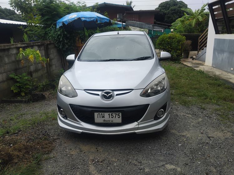 รถ Mazda Mazda 2 1.5 Sports Groove สี บรอนซ์เงิน