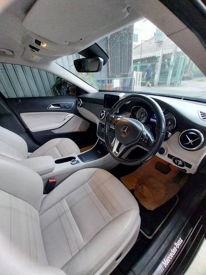 รถ Mercedes-Benz GLA-Class GLA200 สี ดำ