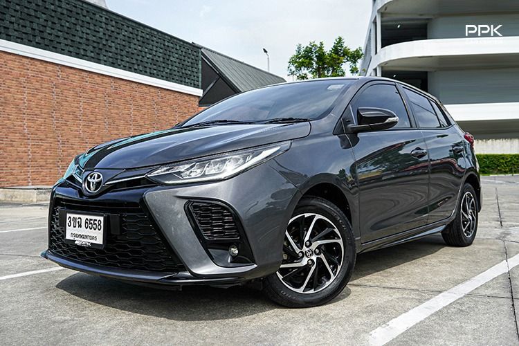รถ Toyota Yaris 1.2 Sport สี เทา