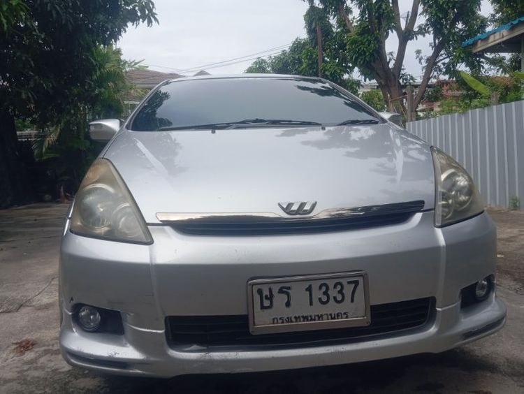 รถ Toyota Wish 2.0 Q สี เทา