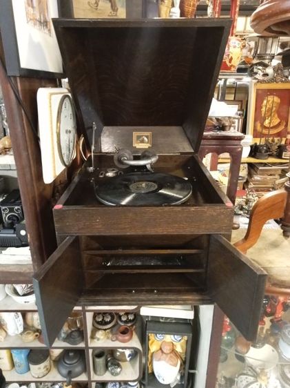 เครื่องเล่นแผ่นเสียงไขลาน His Master's Voice (HMV) สภาพดี ใช้งานได้  12000บาท รูปที่ 7