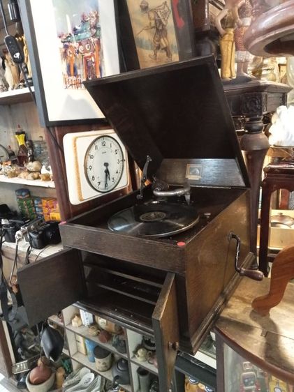 เครื่องเล่นแผ่นเสียงไขลาน His Master's Voice (HMV) สภาพดี ใช้งานได้  12000บาท รูปที่ 5