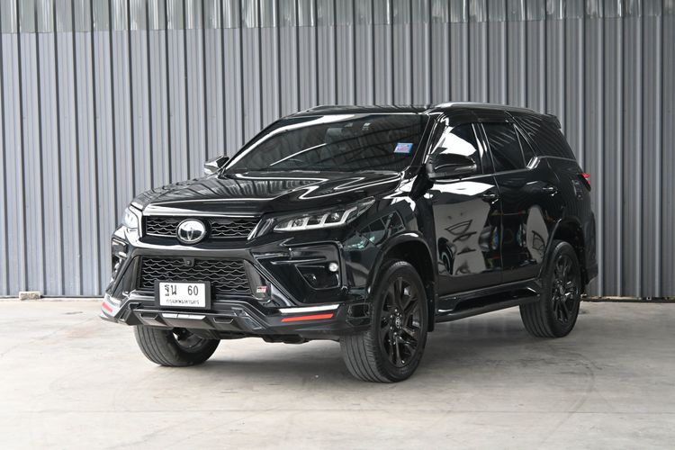 รถ Toyota Fortuner 2.8 GR Sport 4WD สี ดำ