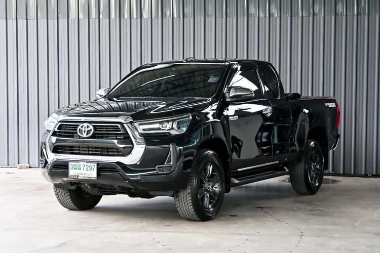 Toyota Hilux Revo 2022 Smart Cab 2.4 Entry Prerunner Pickup ดีเซล ไม่ติดแก๊ส เกียร์ธรรมดา ดำ