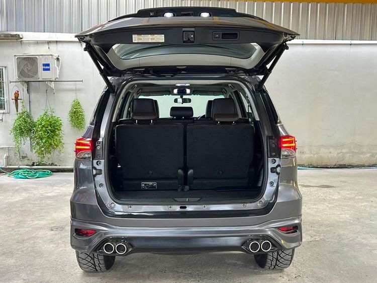 Toyota Fortuner 2018 2.4 V Utility-car ดีเซล ไม่ติดแก๊ส เกียร์อัตโนมัติ เทา รูปที่ 4