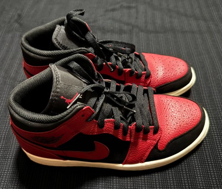 ขายรองเท้า NIKE สภาพใหม่มากพร้อมกล่อง ใส่แค่สองครั้ง ตามภาพ สินค้าจากเกาหลี แท้ร้อยเปอร์เซ็นต์
