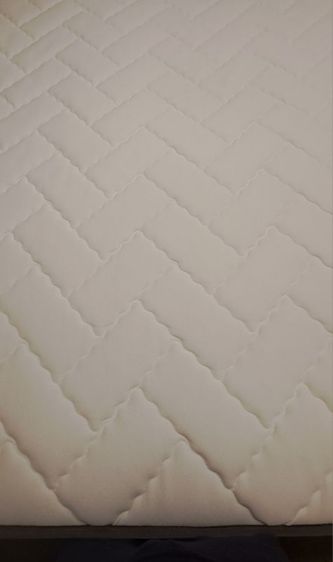 King Size (6 ft) Luxury Memory Foam Mattress – Like New (Only 5 Months Old) รูปที่ 4