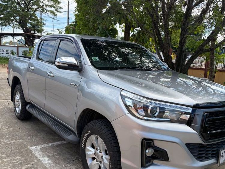 รถ Toyota Hilux Revo 2.4 E Prerunner สี บรอนซ์เงิน