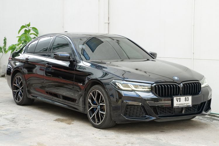รถ BMW Series 5 530e สี ดำ