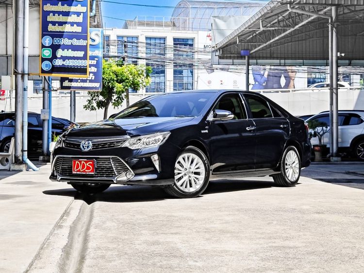 รถ Toyota Camry 2.5 Hybrid Navigator สี ดำ