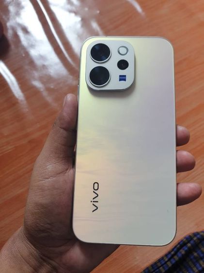 V29 256 GB ขายด่วน vivo V70 5G 256GB สีขาวมุก ครบกล่อง สภาพ99%