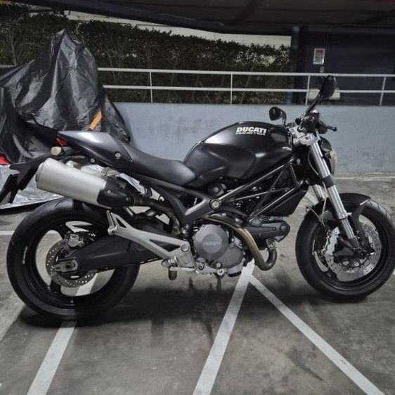DUCATI 696 2009