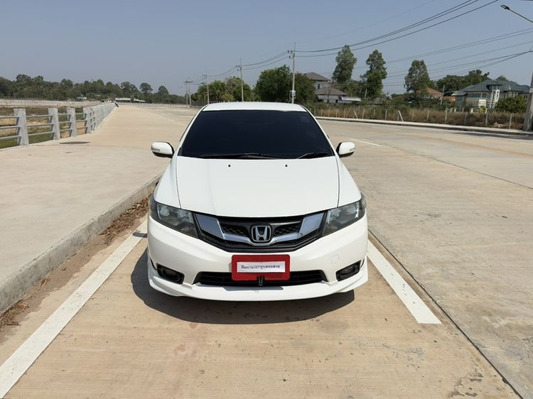 รถ Honda City 1.5 V สี ขาว