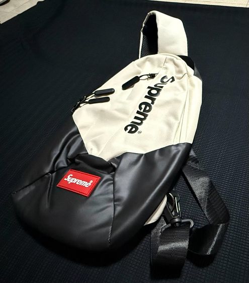ขายกระเป๋าสะพาย SUPREME จากเกาหลี สภาพใหม่แกะกล่อง ไม่ผ่านการใช้งาน รูปที่ 3