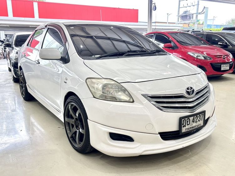 รถ Toyota Vios 1.5 J สี ขาว