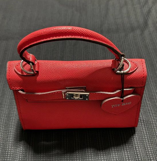 ขายกระเป๋าสะพาย TOY BAG จากเกาหลี สภาพใหม่ 99 เปอร์เซ็นต์