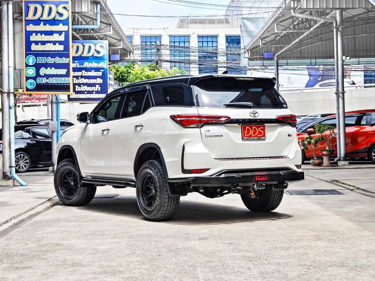 Toyota Fortuner 2021 2.8 Legender 4WD Utility-car ดีเซล เกียร์อัตโนมัติ ขาว รูปที่ 2