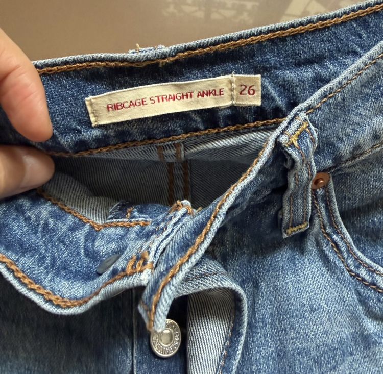 กางเกงยีนส์ Levis มือ2 สภาพ 95% รุ่น Ribcage Straight Ankle รูปที่ 4