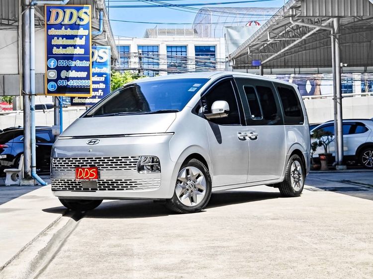 รถ Hyundai Staria 2.2 SEL สี เทา