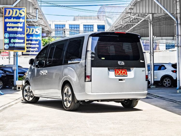 Hyundai Staria 2022 2.2 SEL Van ดีเซล เกียร์อัตโนมัติ เทา รูปที่ 2