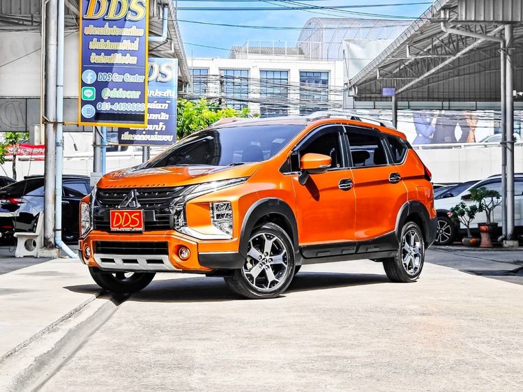 รถ Mitsubishi Xpander 1.5 Cross สี ส้ม