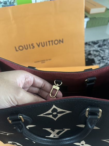 LV OnTheGo PM Monogram Empreinte รูปที่ 7