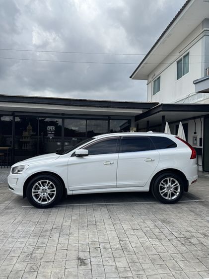 Volvo XC60 2015 2.0 D4 ดีเซล เกียร์อัตโนมัติ ขาว รูปที่ 4