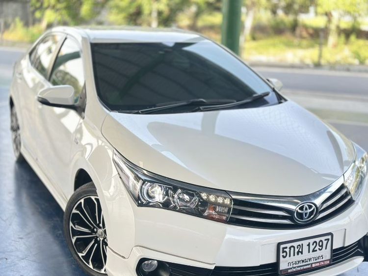 รถ Toyota Altis 1.8 Esport สี ขาว