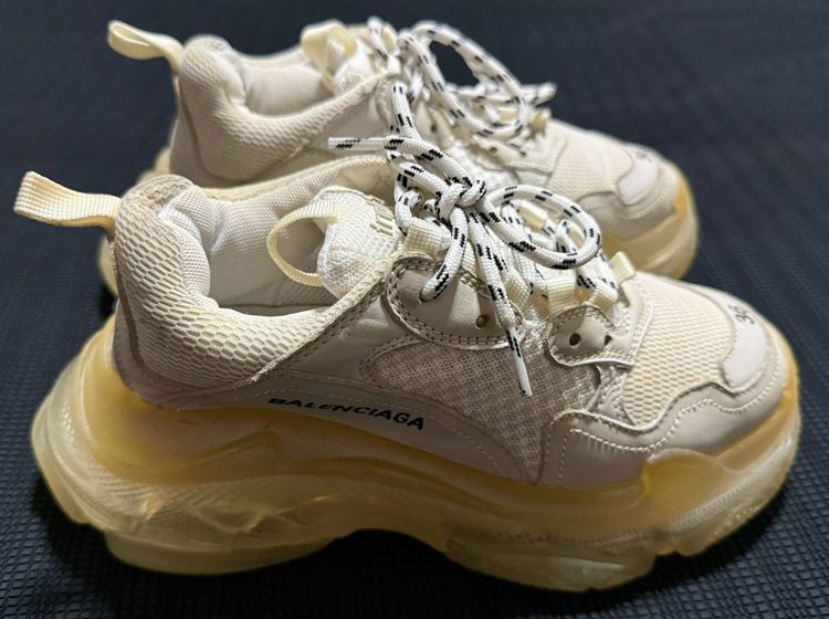 ขายรองเท้า  Balenciaga สภาพใหม่มาก ตามภาพสินค้าจากเกาหลี SIZE 36
