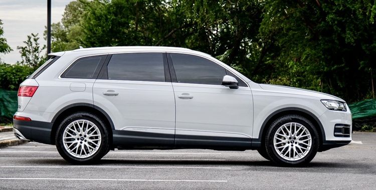 Audi Audi Q7  2018 2.0 TFSI quattro 4WD Sedan เบนซิน ไม่ติดแก๊ส เกียร์อัตโนมัติ ขาว รูปที่ 4