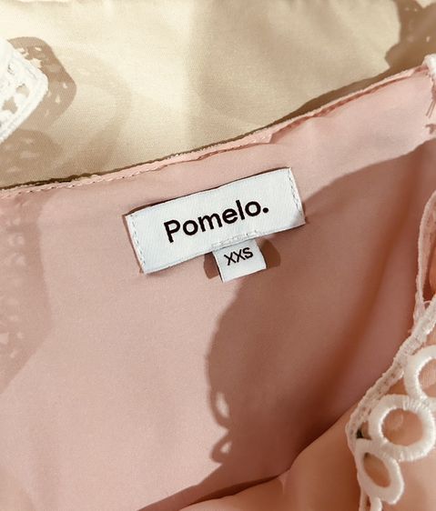 เดรสยาว Pomelo ปักลายดอกไม้ สีชมพู Embroidered Flower Midi Dress - Pink รูปที่ 3