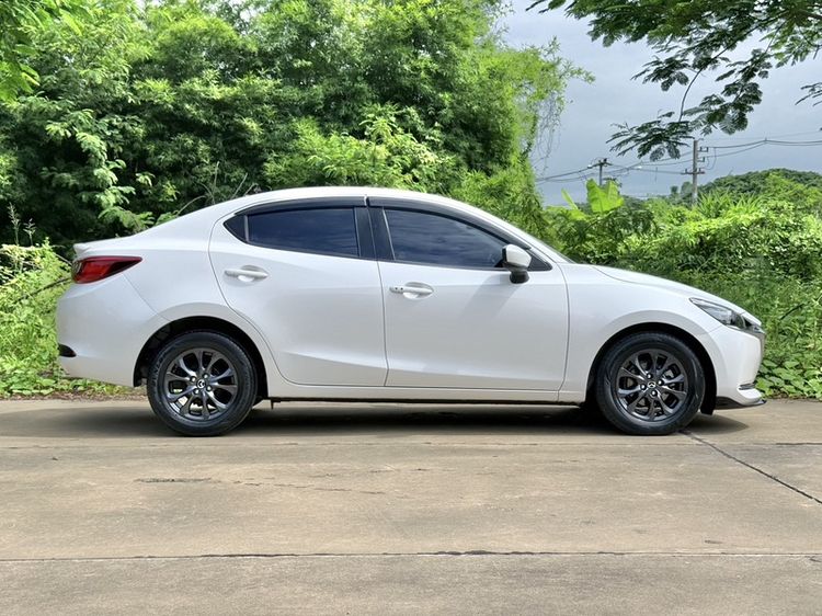 Mazda Mazda 2 2023 1.3 Skyactiv-G S Sedan Sedan เบนซิน เกียร์อัตโนมัติ ขาว รูปที่ 3