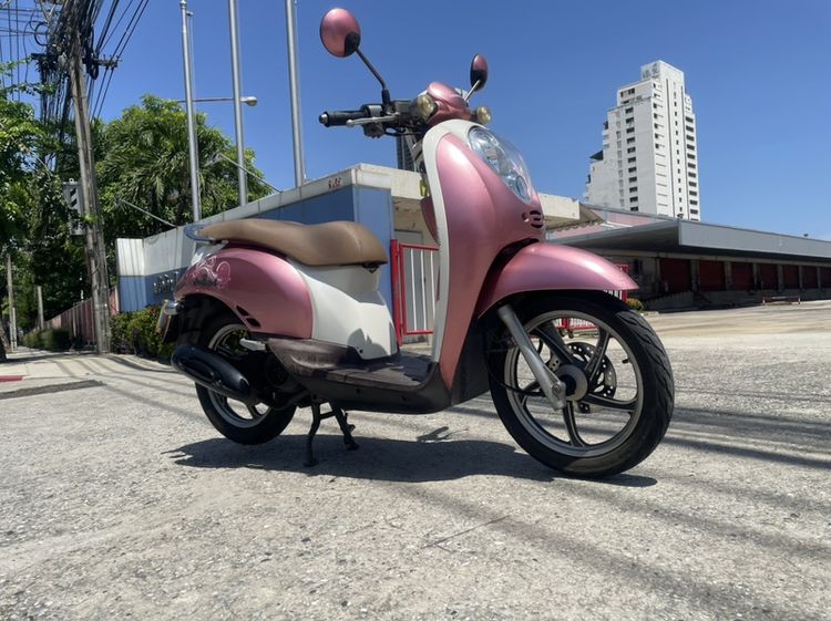 Honda scoopy iรถบ้าน สตาร์ตมือ