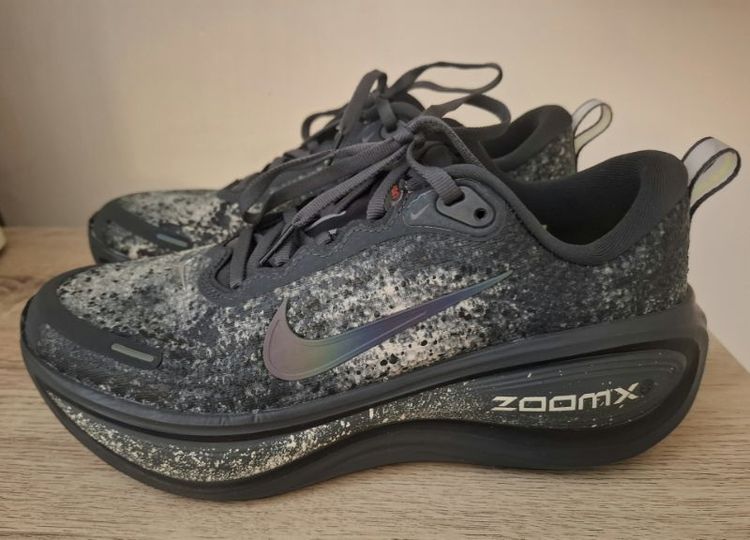 ปล่อย​รองเท้า​วิ่ง​ Nike Vomero​plus​ รูปที่ 3