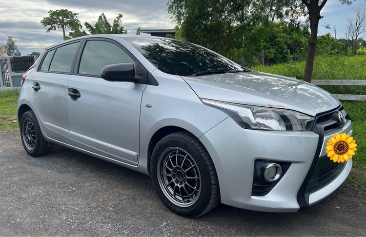 Toyota Yaris 2017 1.2 J Sedan เบนซิน ไม่ติดแก๊ส เกียร์อัตโนมัติ เทา