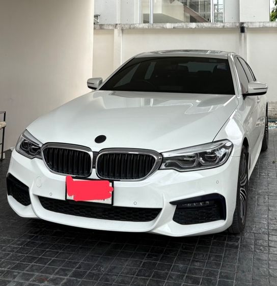 BMW Series 5 2020 530e Sedan ปลั๊กอินไฮบริด (PHEV) ไม่ติดแก๊ส เกียร์อัตโนมัติ ขาว