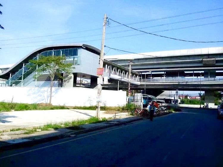 ให้เช่าทาวเฮ้าส์ หมู่บ้านธนกาญจน์-เกล้ารัตนาอยู่ติด ถ.รัตนาธิเบศร์ เดินไปรถไฟฟ้าเพียง 120 ม.ไม่ต้องนั่งวิน ปากซอยเป็นจุดขึ้นลง MRTสีม่วง สน.สามแยกบางใหญ่ รูปที่ 2