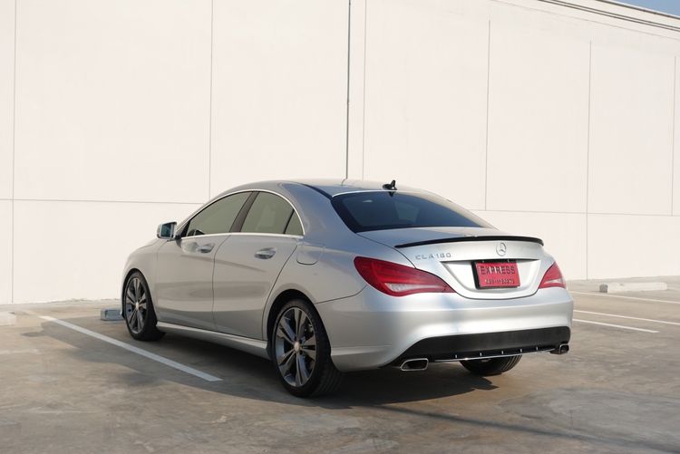 Mercedes-Benz CLA-Class 2016 CLA180 Sedan เบนซิน ไม่ติดแก๊ส เกียร์อัตโนมัติ บรอนซ์เงิน รูปที่ 3
