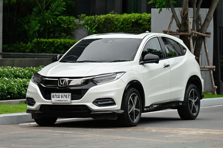 รถ Honda HR-V 1.8 RS สี ขาว