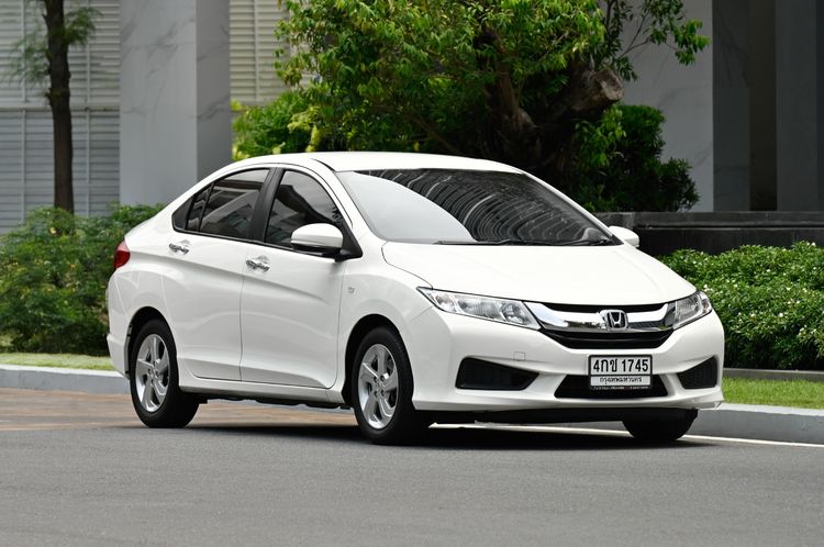 Honda City 2015 1.5 V Plus i-VTEC Sedan เบนซิน ไม่ติดแก๊ส เกียร์อัตโนมัติ ขาว รูปที่ 2