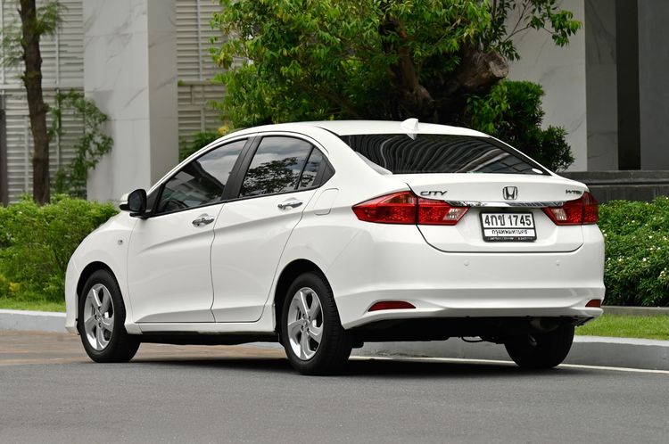 Honda City 2015 1.5 V Plus i-VTEC Sedan เบนซิน ไม่ติดแก๊ส เกียร์อัตโนมัติ ขาว รูปที่ 3