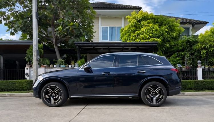 Mercedes-Benz GLC-Class 2024 GLC350e Utility-car ปลั๊กอินไฮบริด (PHEV) ไม่ติดแก๊ส เกียร์อัตโนมัติ น้ำเงิน รูปที่ 4